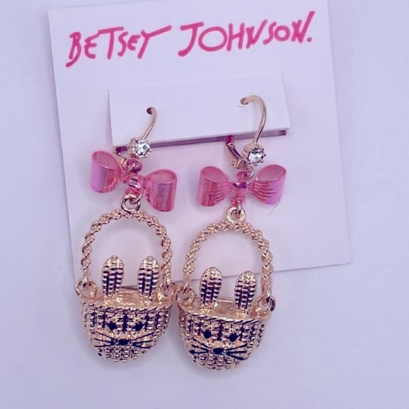 New Betsey Johnson  pink bow with bunny basket earrings - Picture 11 of 15